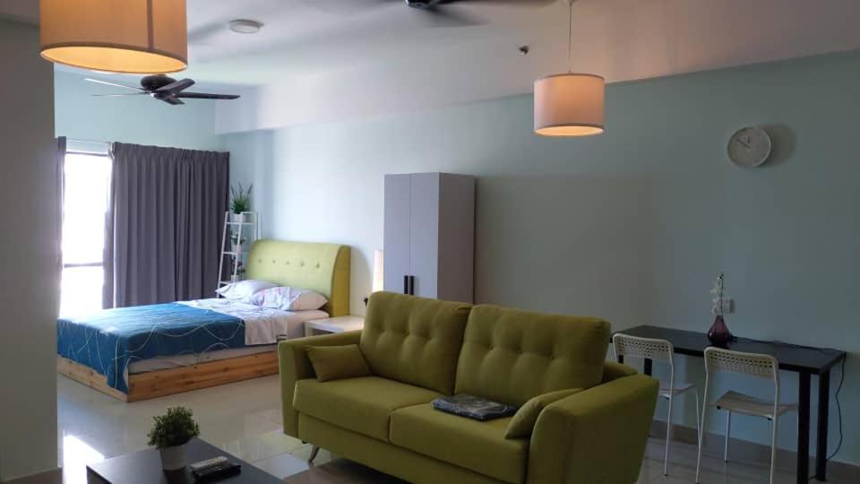 Cozy Studio Unit,Cyberjaya,Wifi, Netflix,Free Parking Экстерьер фото