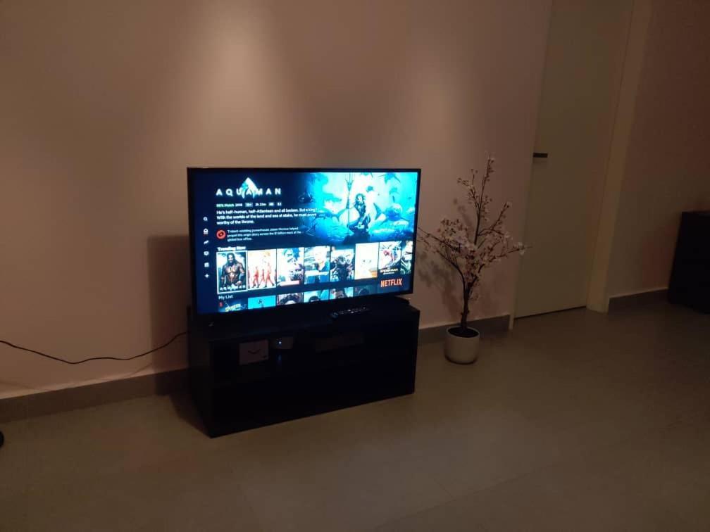 Cozy Studio Unit,Cyberjaya,Wifi, Netflix,Free Parking Экстерьер фото