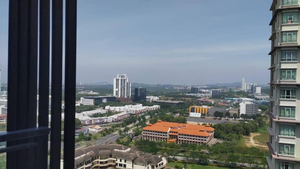 Cozy Studio Unit,Cyberjaya,Wifi, Netflix,Free Parking Экстерьер фото