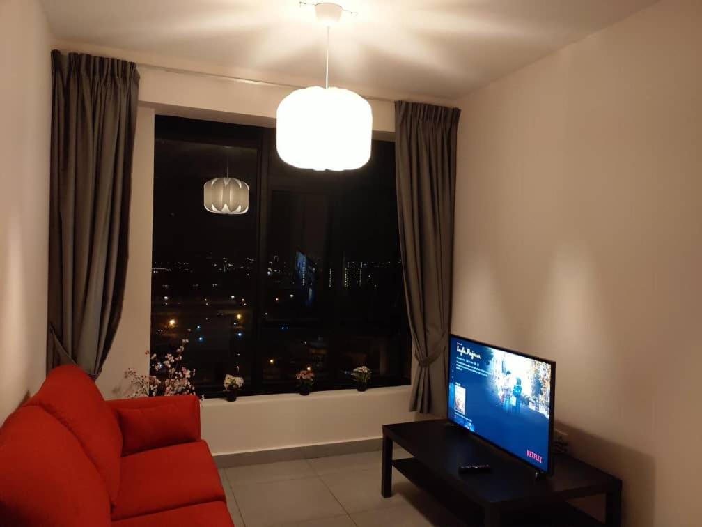 Cozy Studio Unit,Cyberjaya,Wifi, Netflix,Free Parking Экстерьер фото