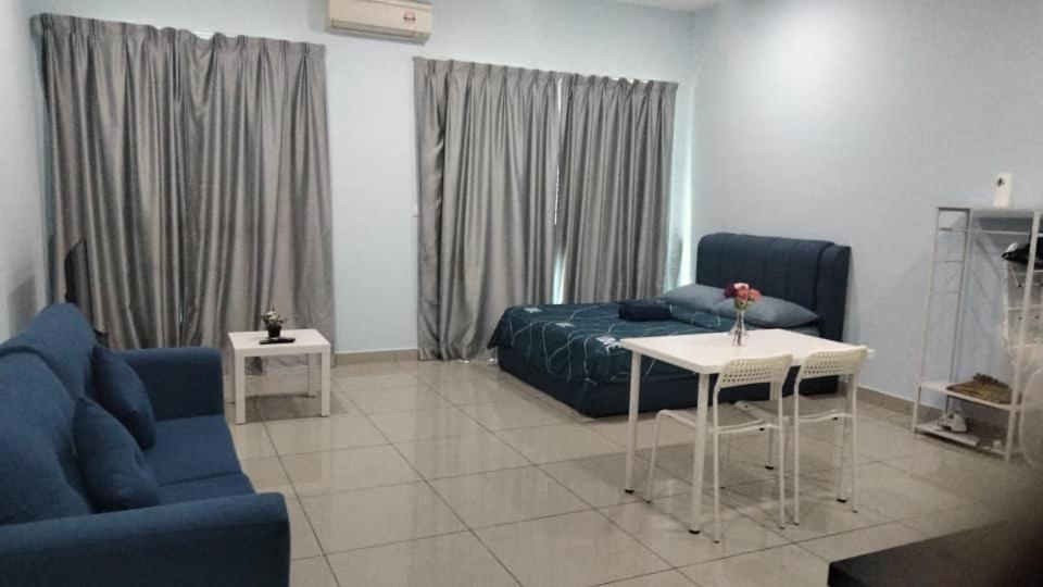 Cozy Studio Unit,Cyberjaya,Wifi, Netflix,Free Parking Экстерьер фото
