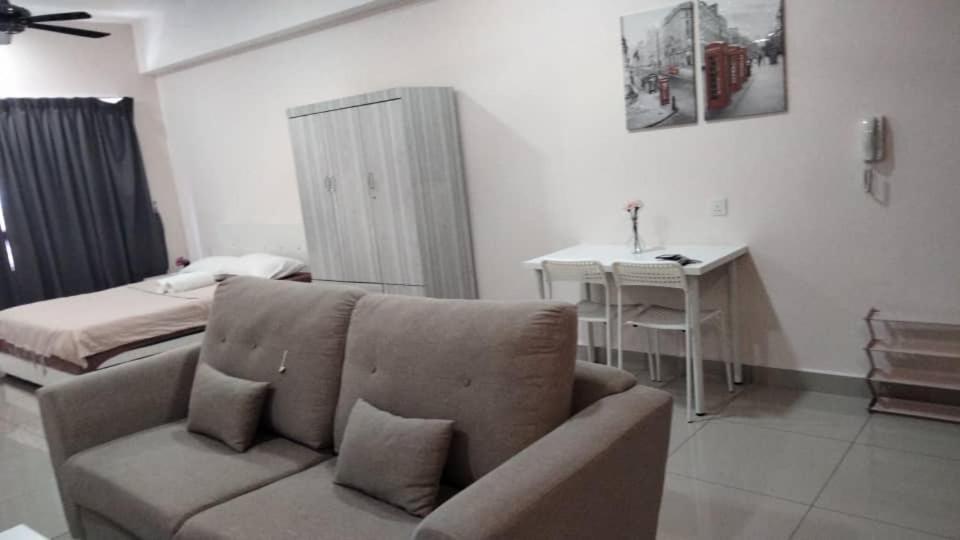 Cozy Studio Unit,Cyberjaya,Wifi, Netflix,Free Parking Экстерьер фото